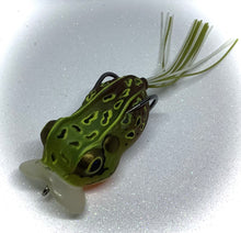 Load image into Gallery viewer, 2.2” Green Topwater Frog Popper